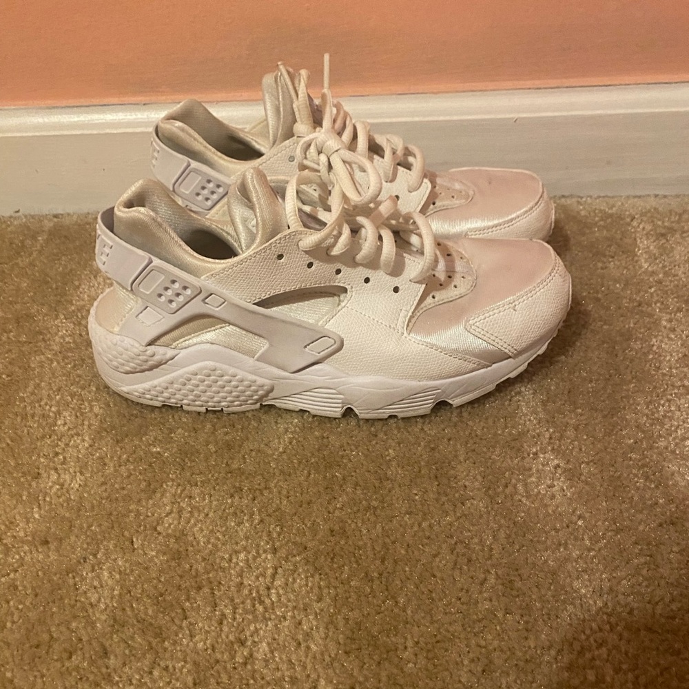 Used White Huaraches